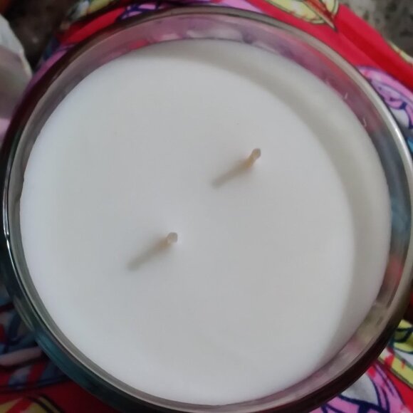 New!!! Merry & Bright Candle - Picture 4 of 5